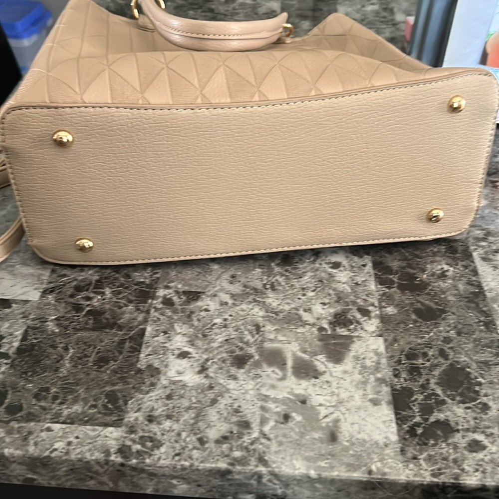Elegant Vegan Tan Tote Bag - Picture 8 of 11